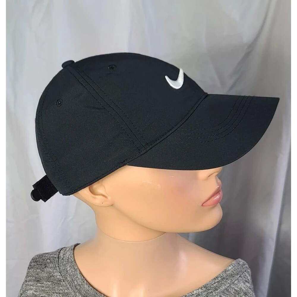 Nike Golf Hat Black Adjustable strap Swoosh Lightweight